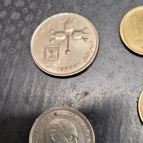 Set of six collectable coins - Picture 5 of 6